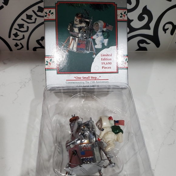 Enesco Treasury Ornament One Small Step NASA Lunar Landing Limited Edition NOS - Picture 4 of 4